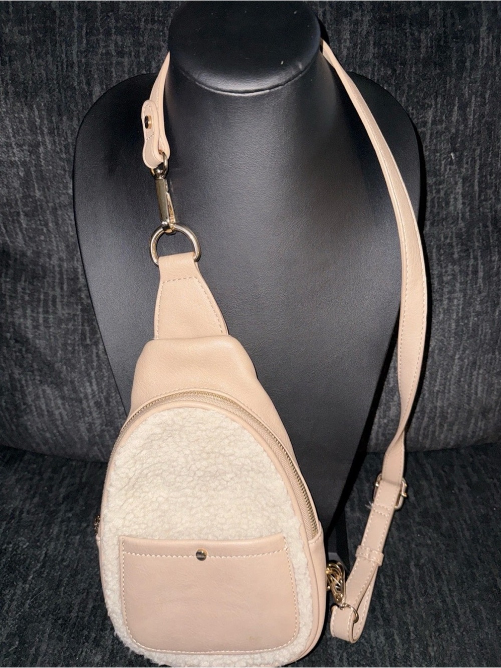 Anthropologie Mali + Lili Gwen Faux Fur Woven Sling/Crossbody Bag Tan/Beige NWOT